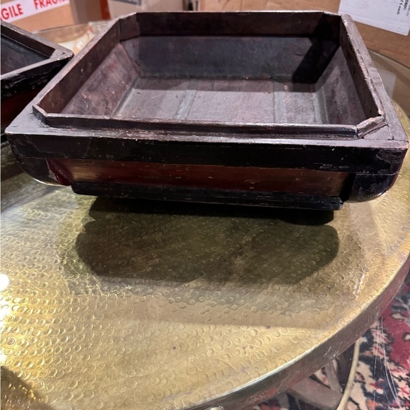 Vintage Asian Lacquered Red and Black wooden Box - Picture 3 of 3